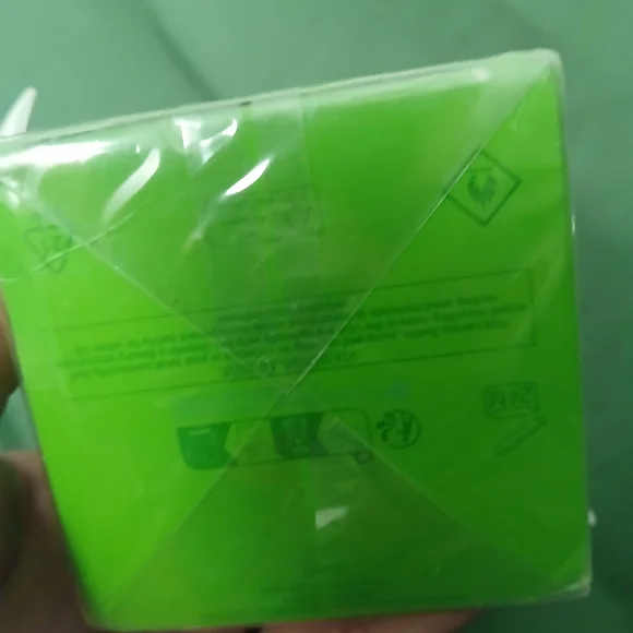 BNIB Valentino Donna Born in Roma Perfume - Picture 6 of 6